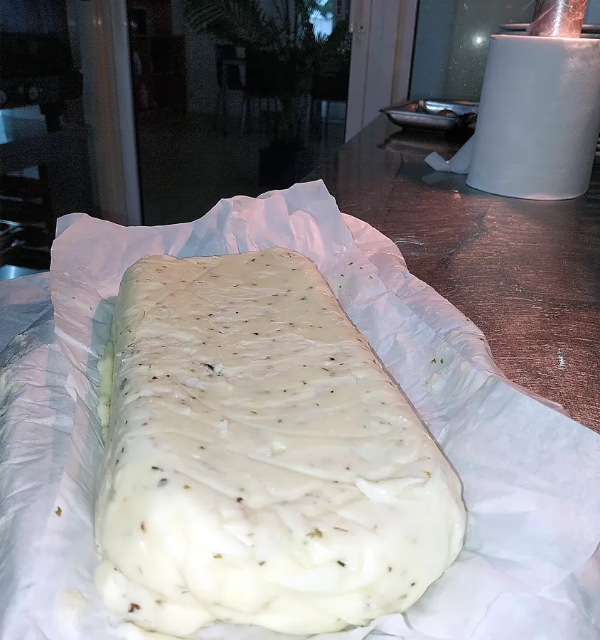 Frischkäse aus eigener Herstellung